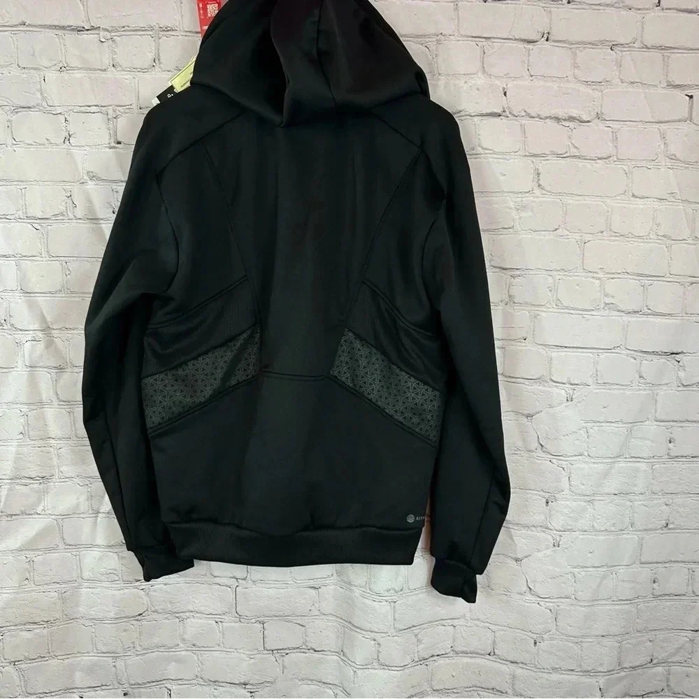 adidas NWT travel knit jacket with hood black white sz medium sportswear